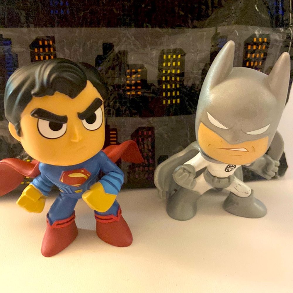 Funko Mystery Mini super man and Batman